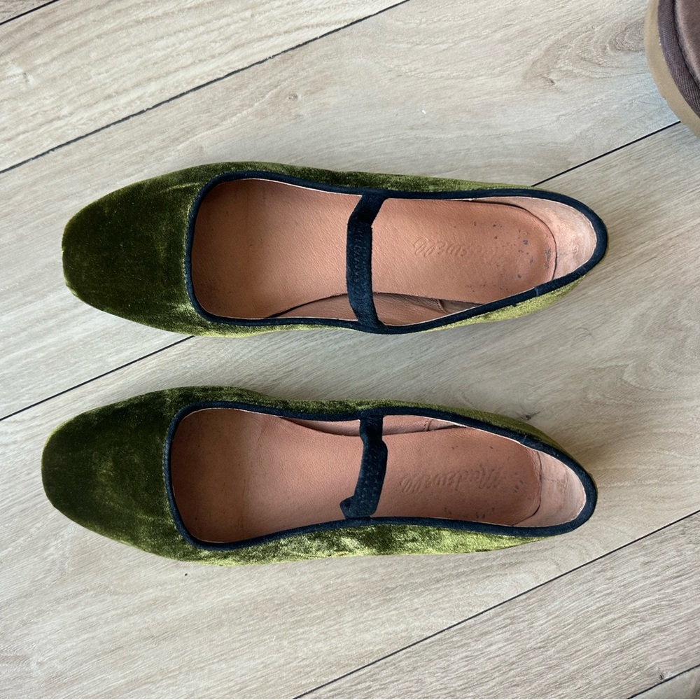 Madewell velvet green Mary Jane’s